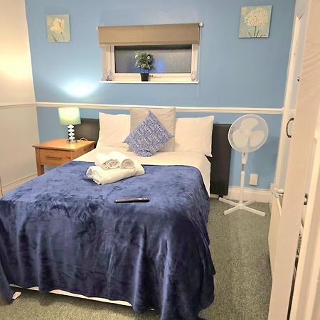 Gillings Villa -Perfect For Long & Short Stays Gillingham  Exteriör bild