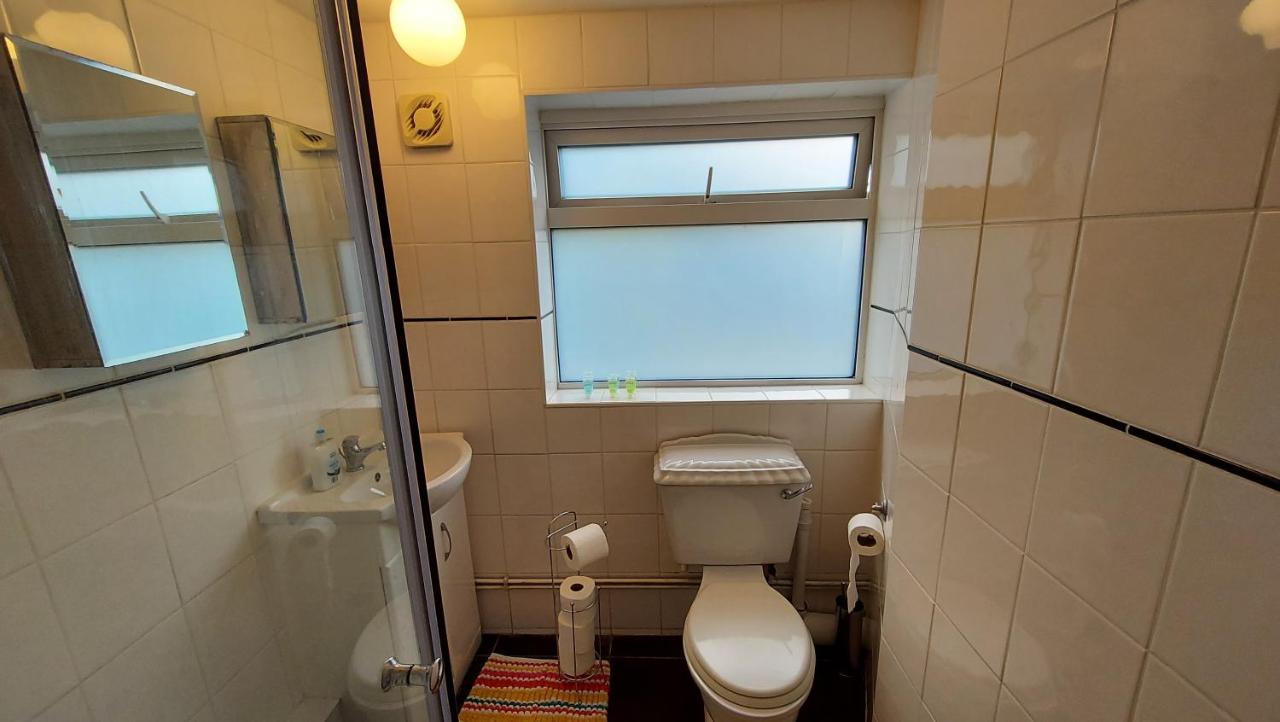 Gillings Villa -Perfect For Long & Short Stays Gillingham  Exteriör bild
