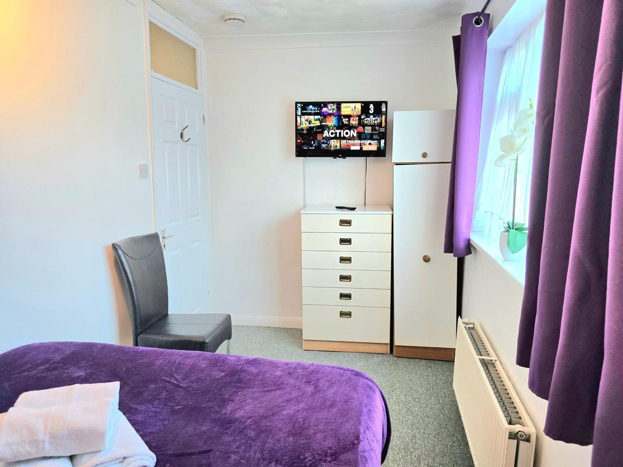 Gillings Villa -Perfect For Long & Short Stays Gillingham  Exteriör bild