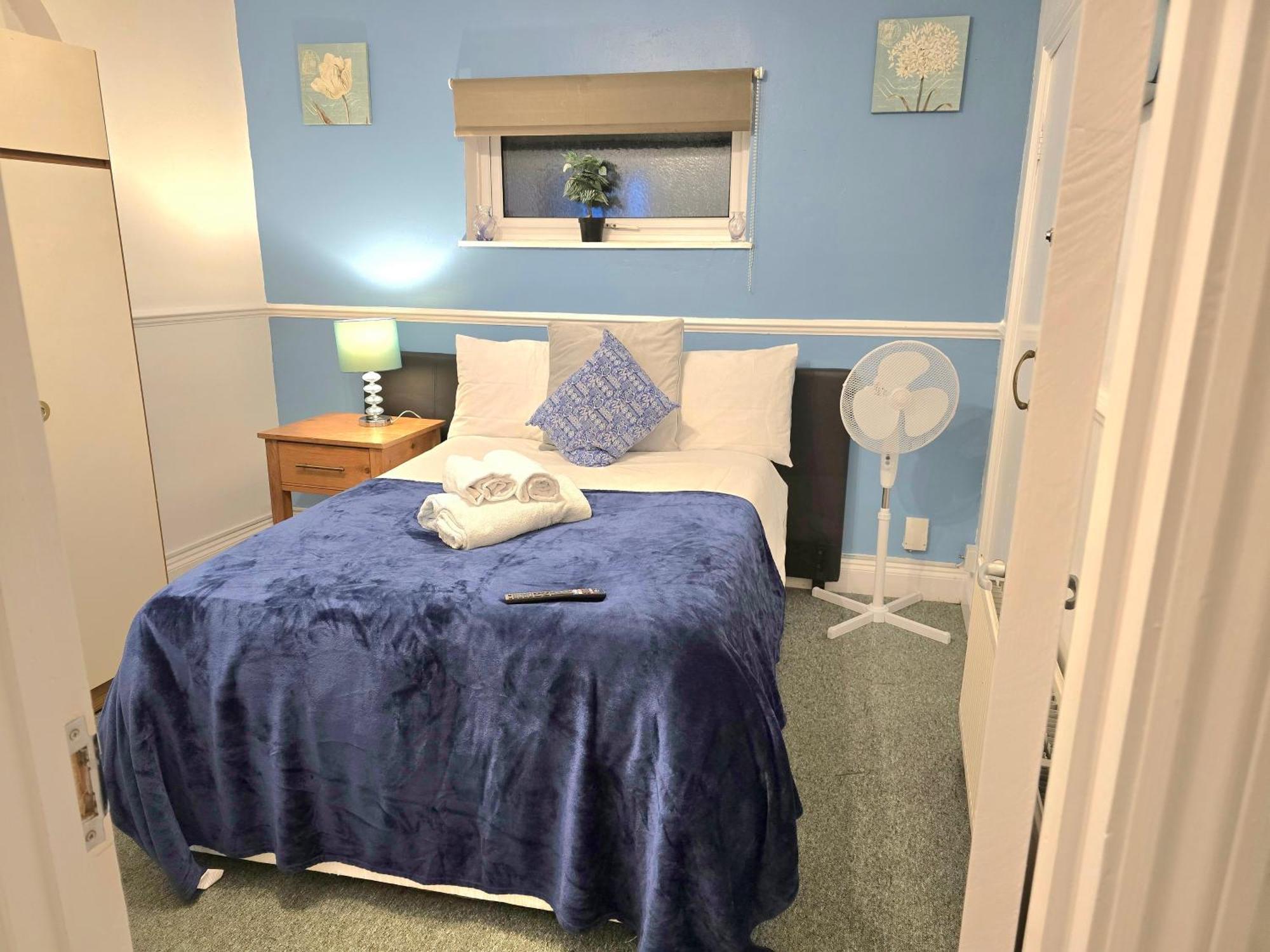 Gillings Villa -Perfect For Long & Short Stays Gillingham  Exteriör bild
